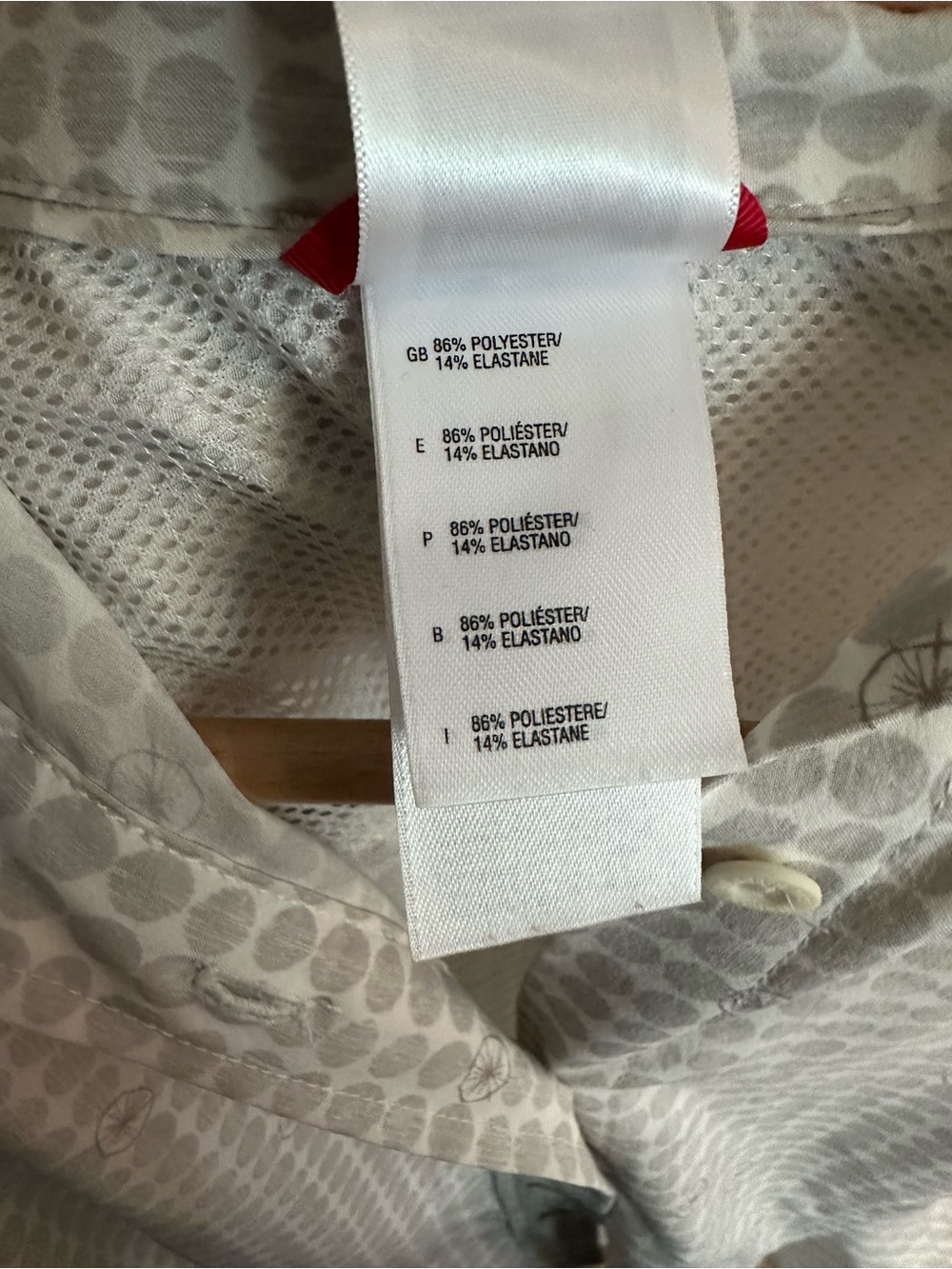 The North Face women’s light gray short-sleeve button-up shirt - Picture 7 of 11